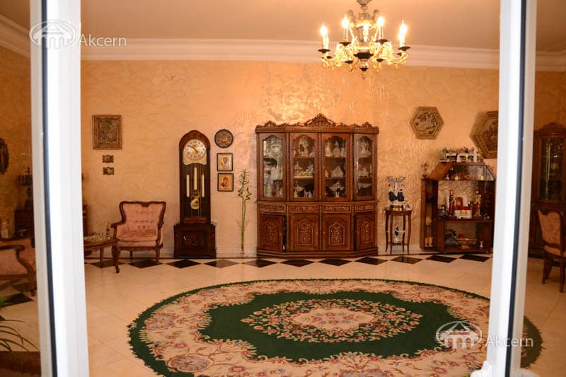 Особняк · 7 комн. · 506 м² · Кентрон