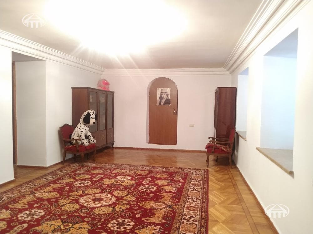 Առանձնատուն · 6 սեն. · 498 մ² · Քանաքեռ-Զեյթուն