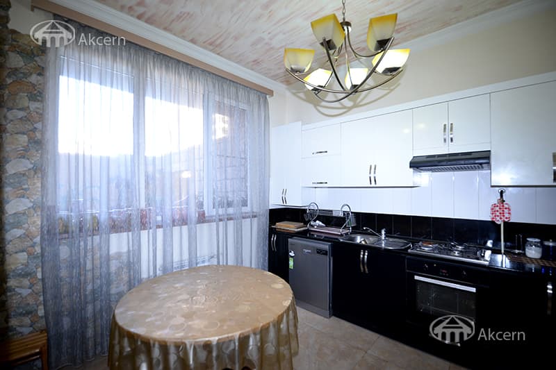 Office · 335 m² · Kentron