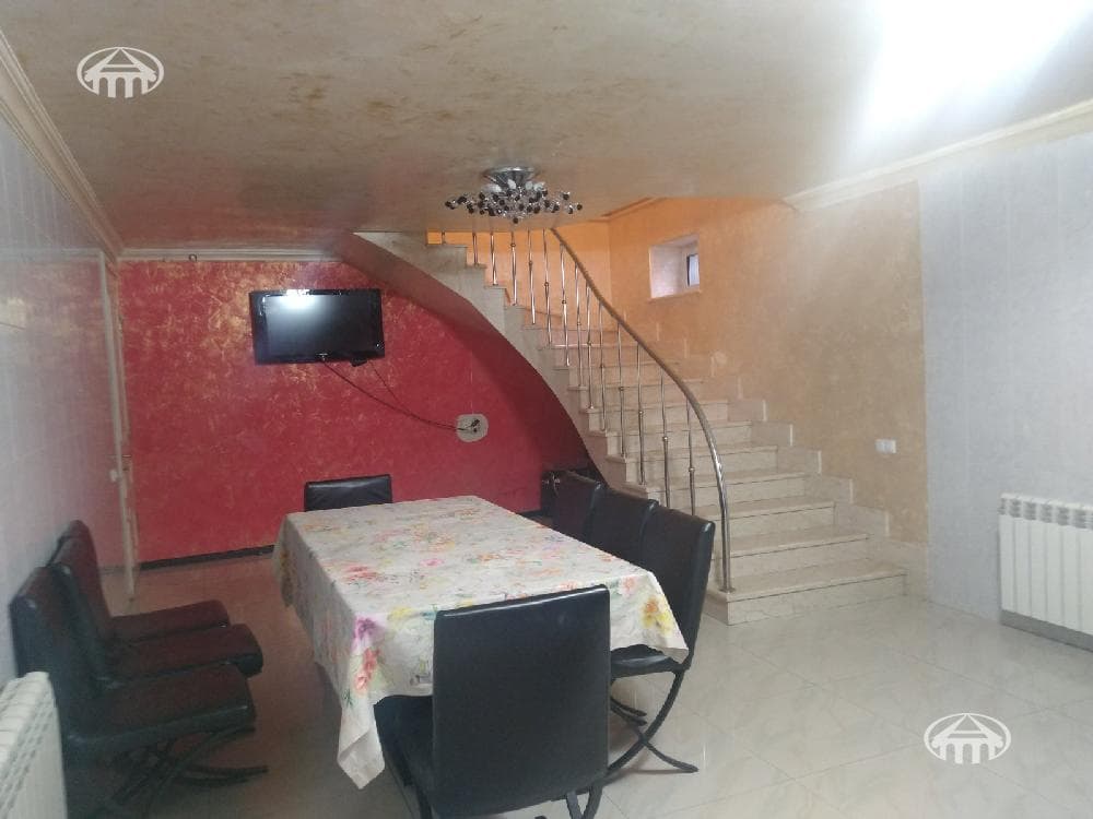 Особняк · 4 комн. · 363 м² · Кентрон