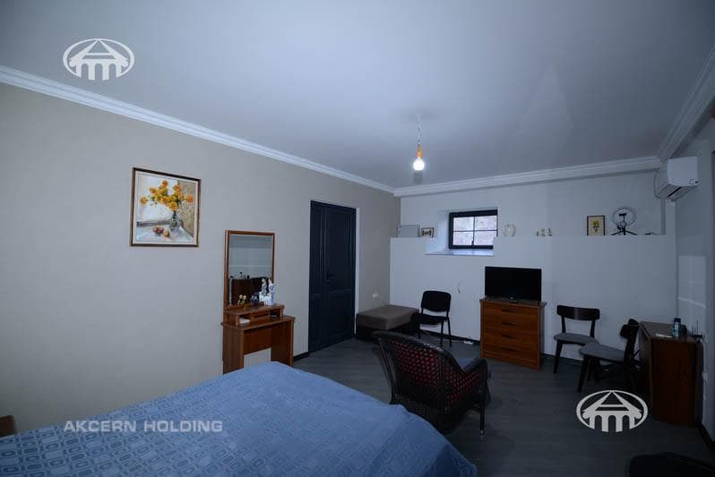 Особняк · 5 комн. · 380 м² · Аван