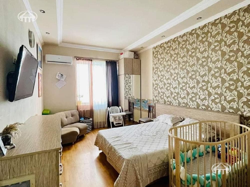 Квартира · 3 комн. · 103 м² · Кентрон