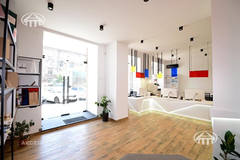 Retail · 150 m² · Kentron