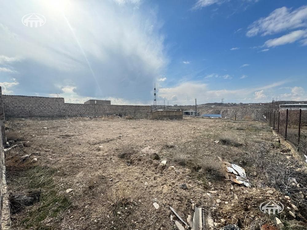 Участок · 700 м² · Канакераван
