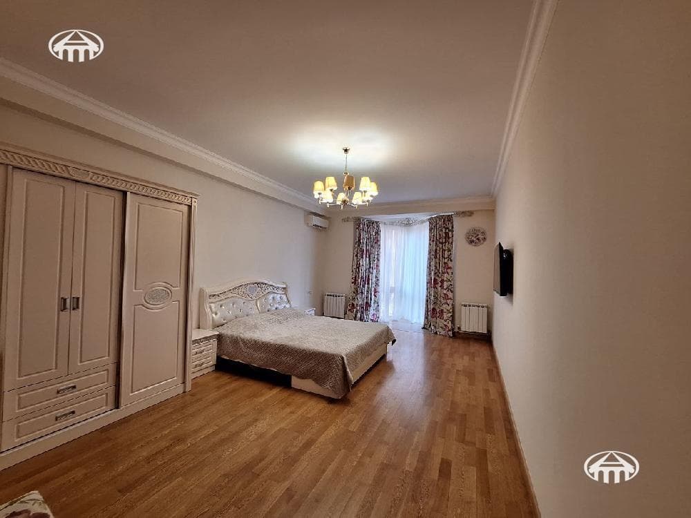 Квартира · 3 комн. · 135 м² · Кентрон