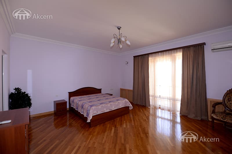 Mansion · 6 rooms · 530 m² · Nork-Marash