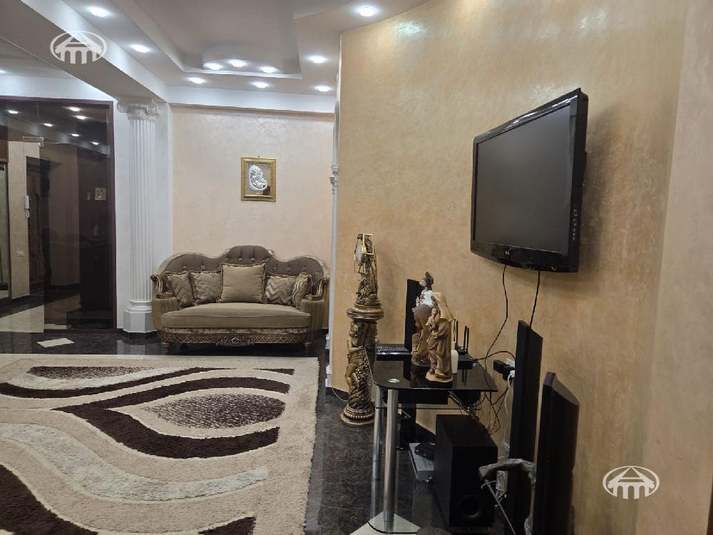 Квартира · 3 комн. · 151 м² · Кентрон