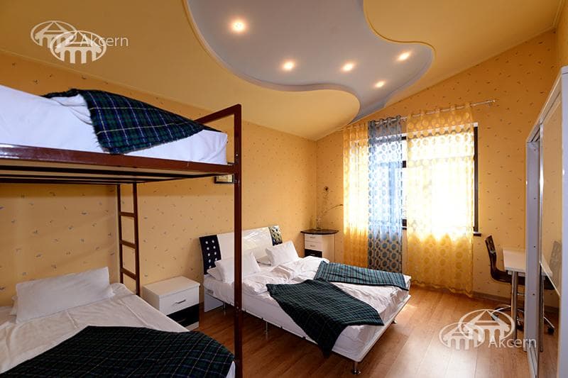 Hotel · 5 rooms · 540 m² · Kentron