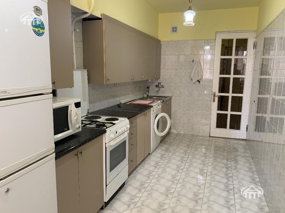 Apartment · 3 rooms · 84 m² · Kentron