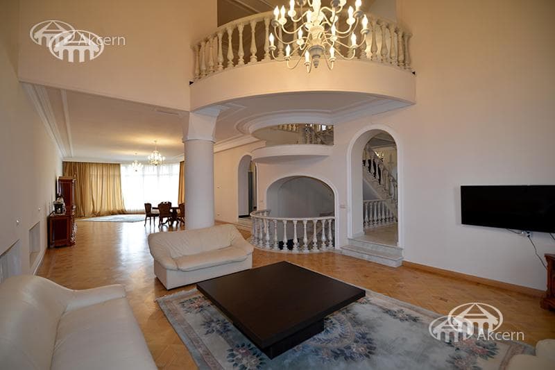 Особняк · 5 комн. · 740 м² · с. Ариндж