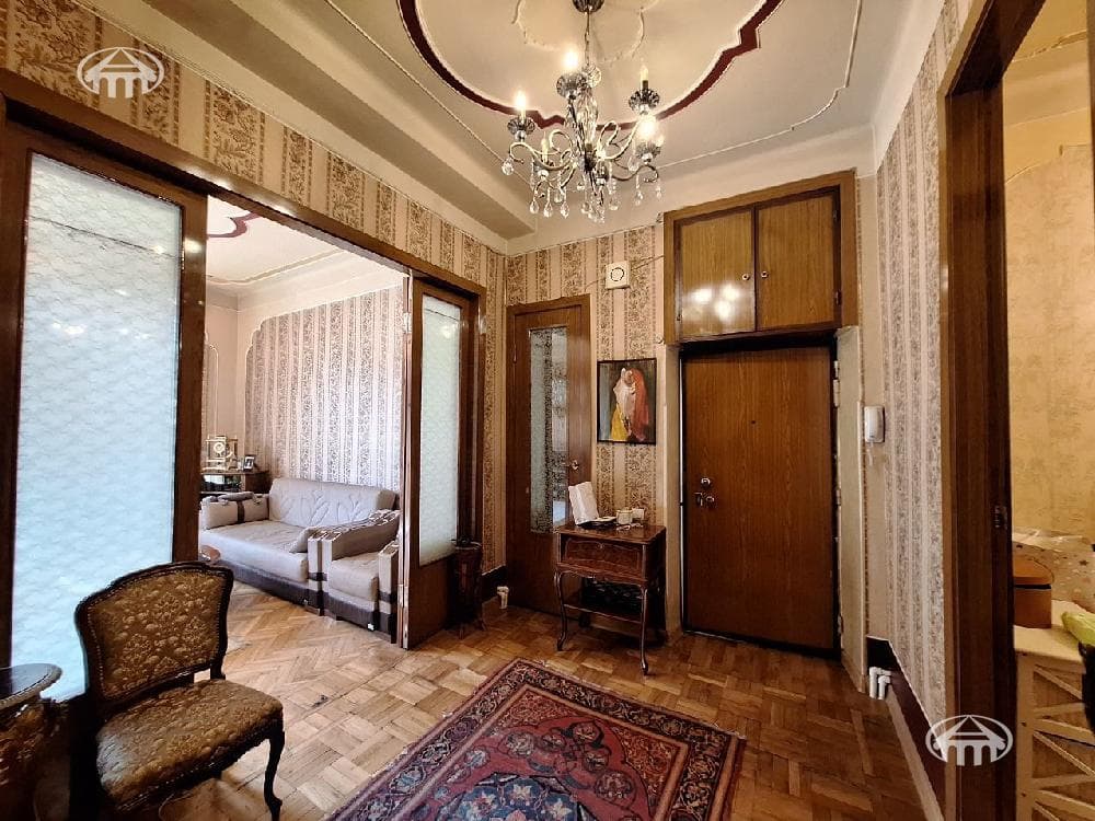 Բնակարան · 2 սեն. · 71 մ² · Կենտրոն
