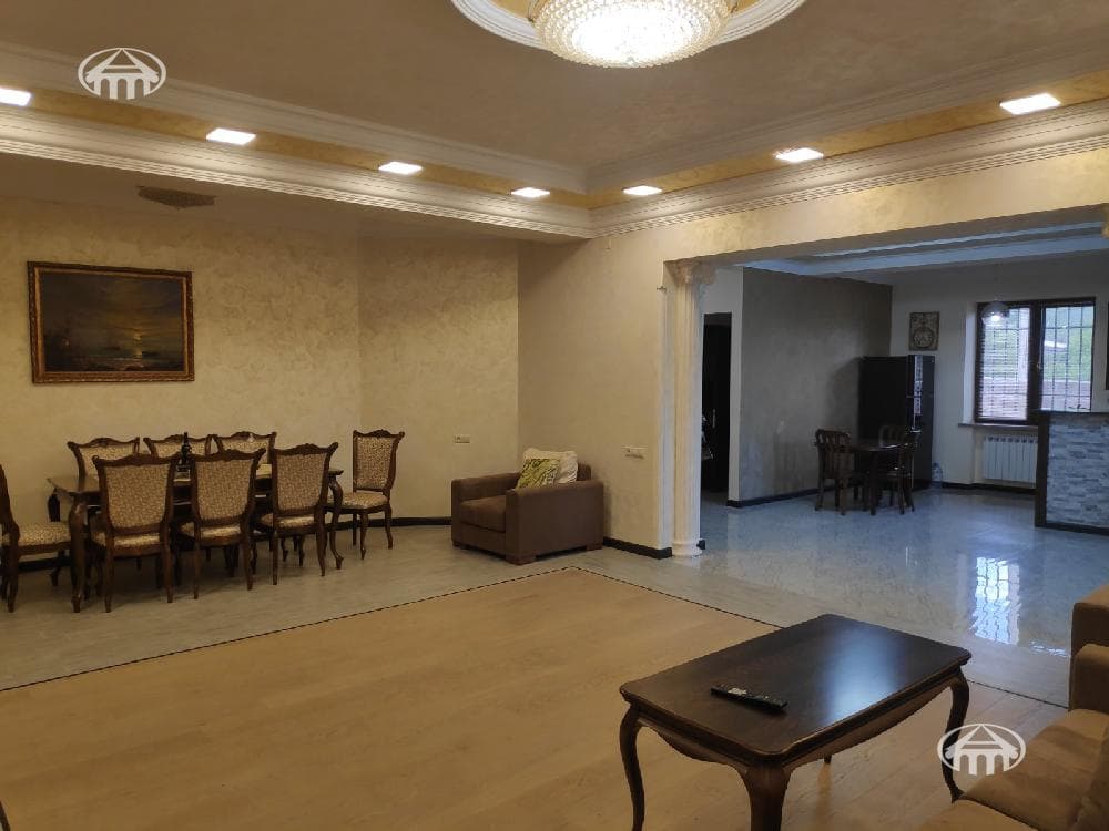 Առանձնատուն · 5 սեն. · 463 մ² · Արագյուղ