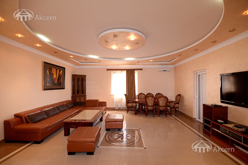 Особняк · 3 комн. · 160 м² · Кентрон