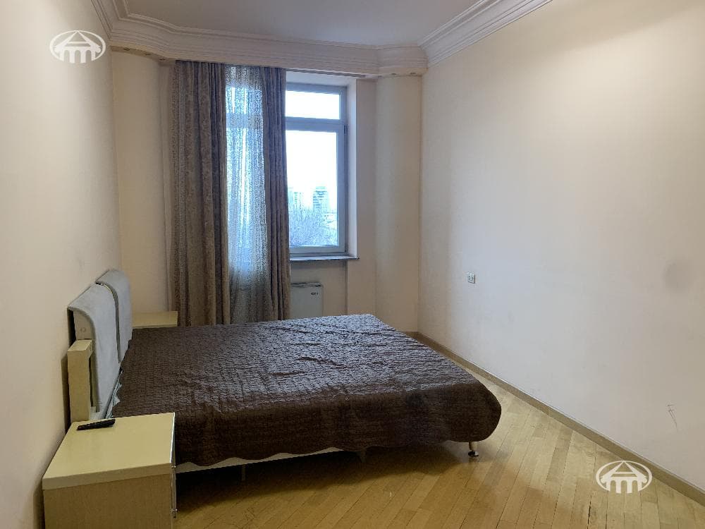 Apartment · 4 rooms · 192 m² · Kentron