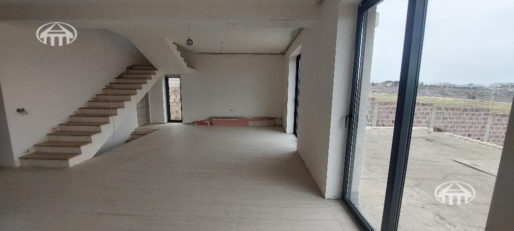Особняк · 5 комн. · 267 м² · Джрвеж