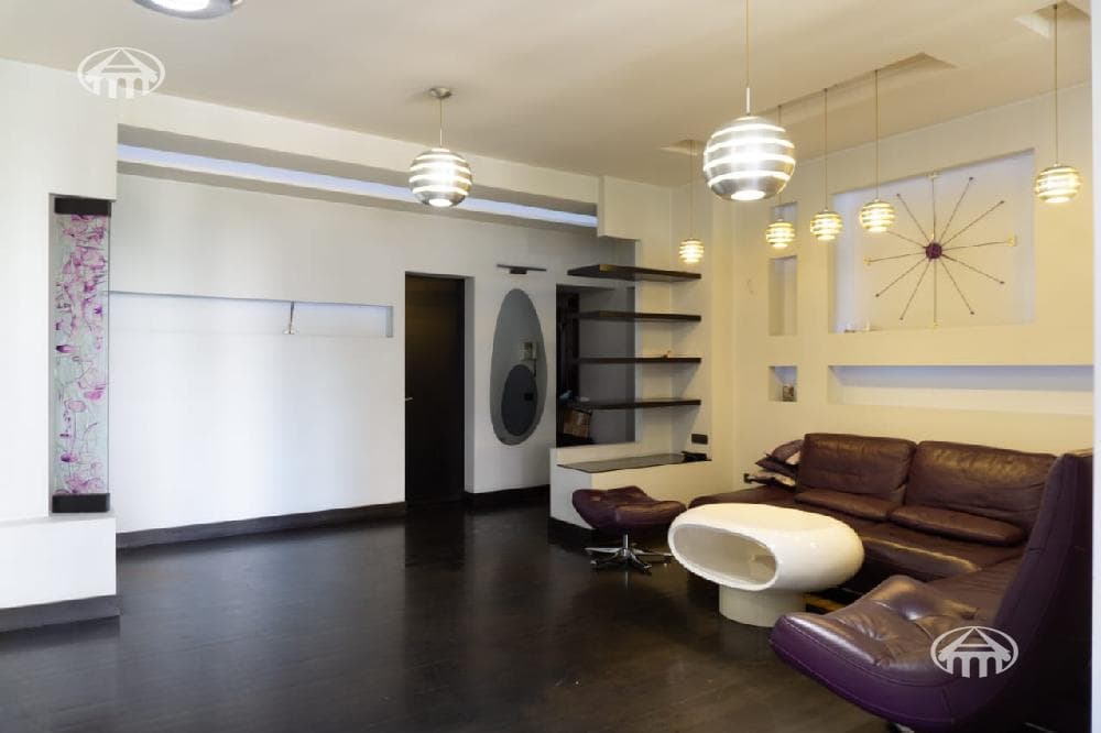 Квартира · 3 комн. · 117 м² · Кентрон