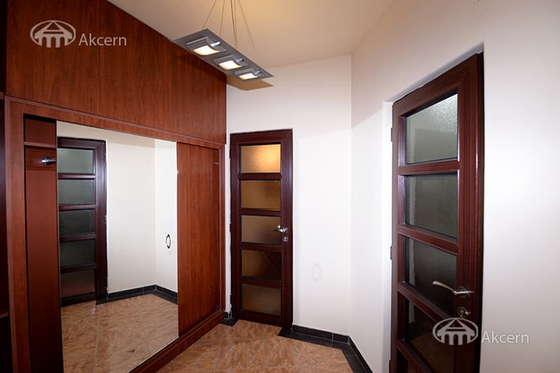Квартира · 2 комн. · 65 м² · Кентрон