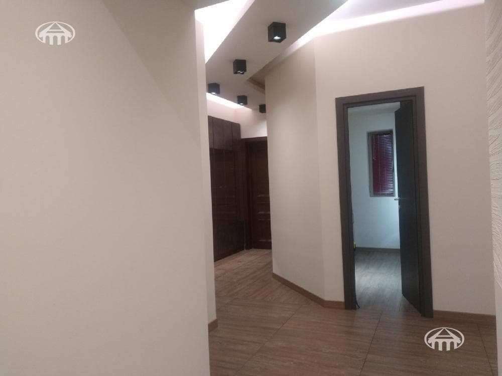 Квартира · 3 комн. · 140 м² · Кентрон