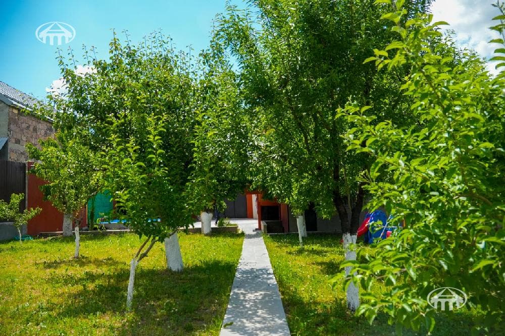 Особняк · 5 комн. · 185 м² · Птгни