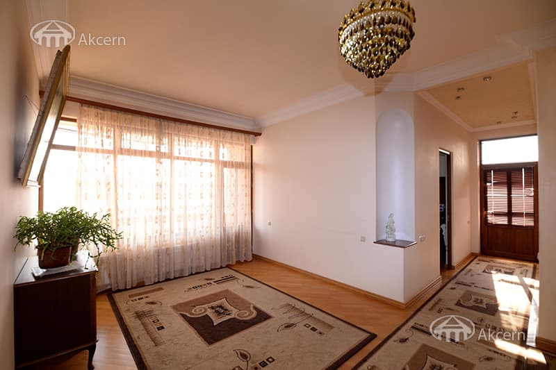 Особняк · 7 комн. · 362 м² · Малатия-Себастия