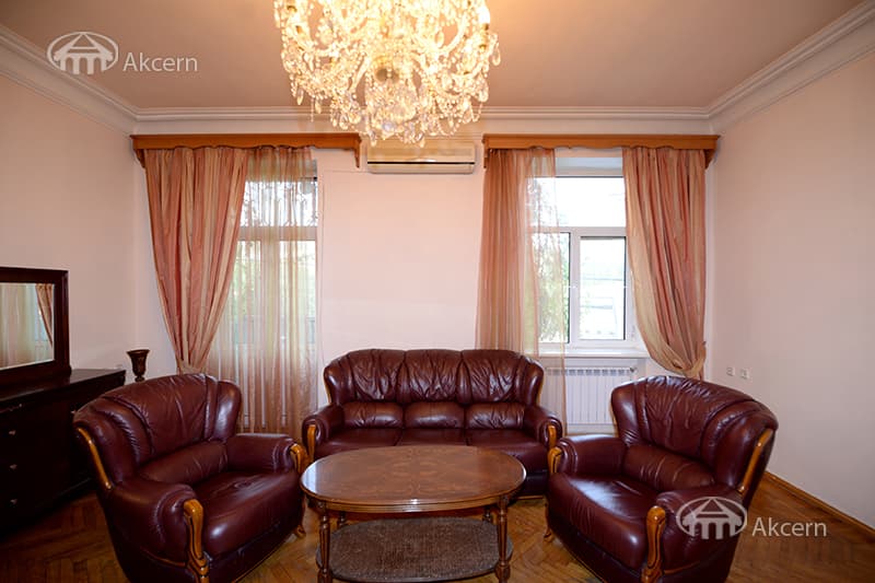 Квартира · 3 комн. · 97 м² · Кентрон