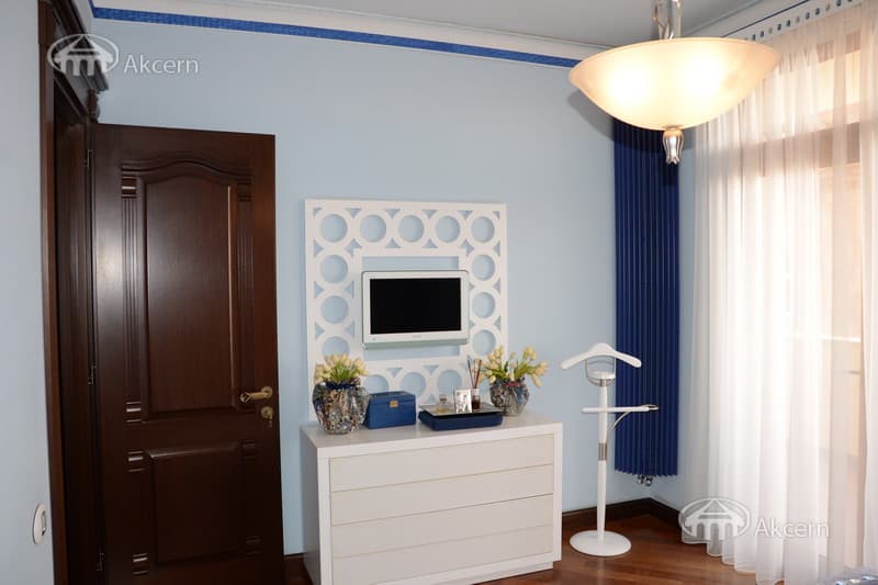 Apartment · 3 rooms · 177 m² · Arabkir