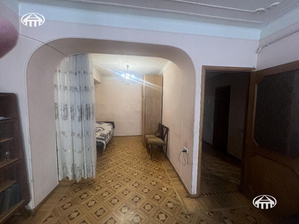 Apartment · 2 rooms · 61 m² · Kentron