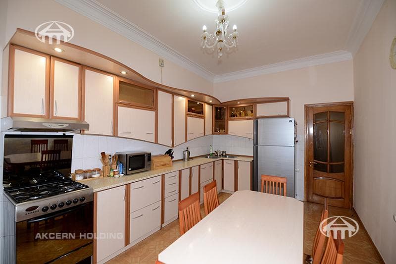 Առանձնատուն · 5 սեն. · 319 մ² · Աջափնյակ