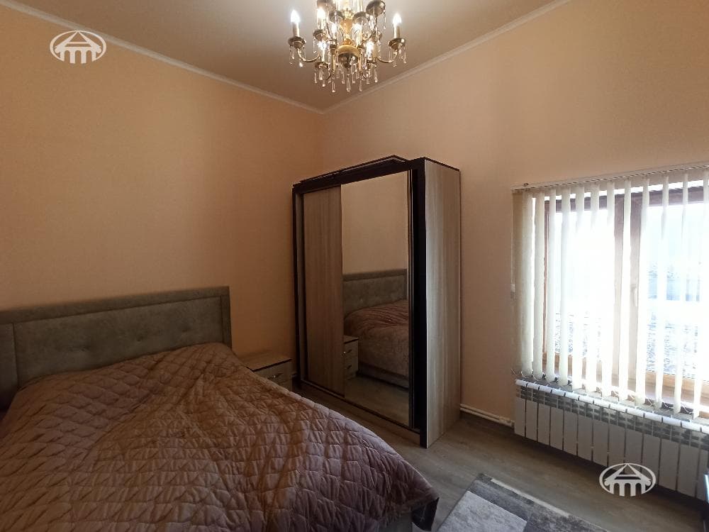 Дом · 8 комн. · 256 м² · Арабкир