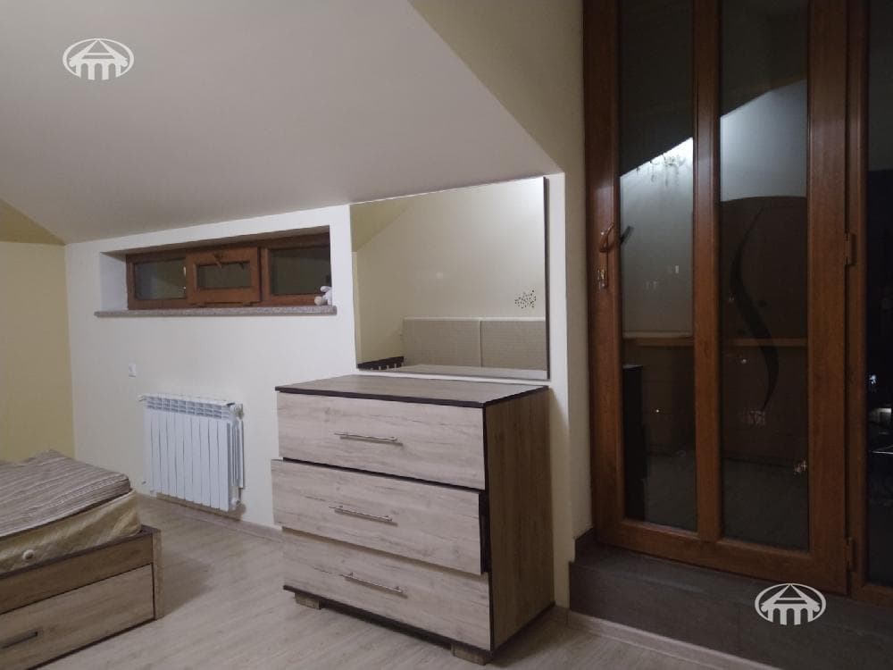 Apartment · 4 rooms · 184 m² · Kentron