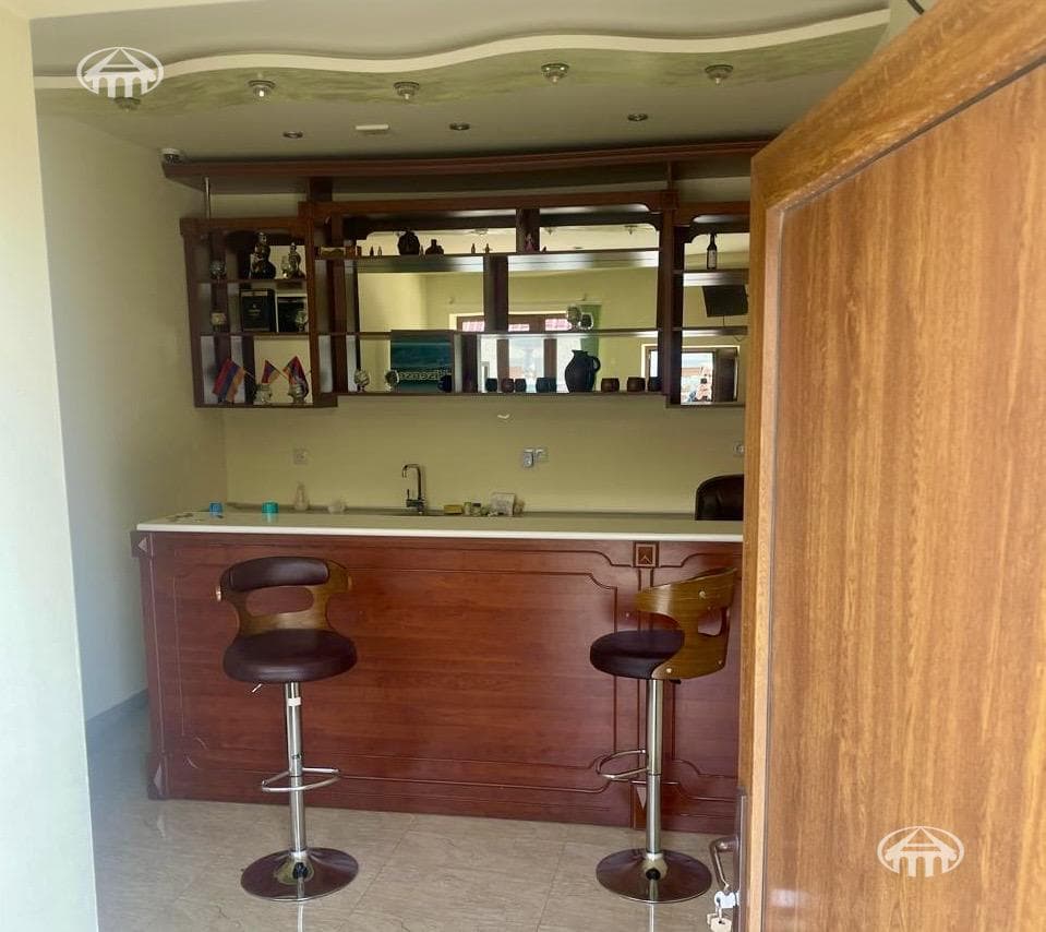 Ресторан · 725 м² · Еранос