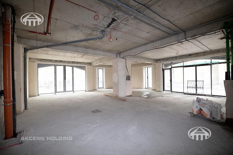 Retail · 305 m² · Kanaker-Zeytun