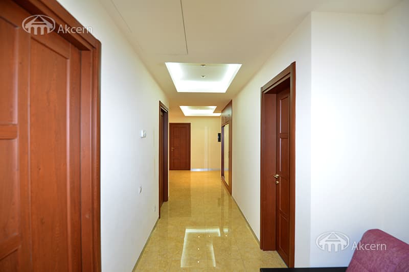 Квартира · 4 комн. · 160 м² · Кентрон