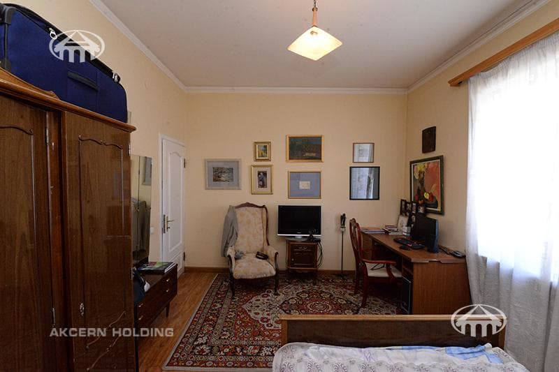 Mansion · 5 rooms · 209 m² · Kentron