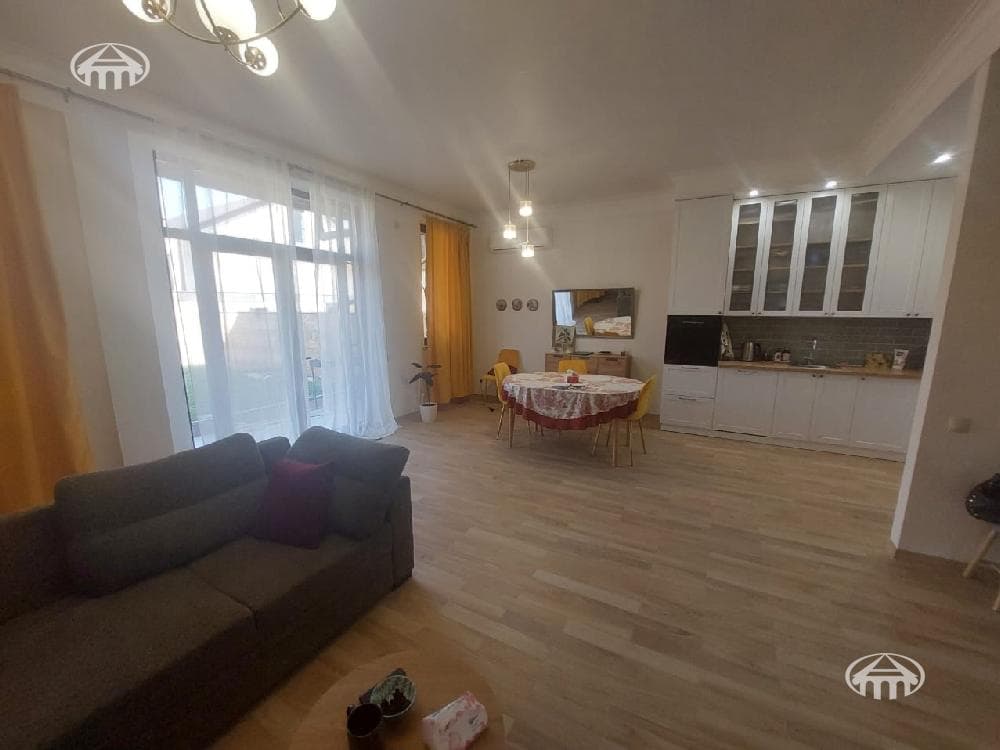 Townhouse · 4 rooms · 121 m² · Nairi