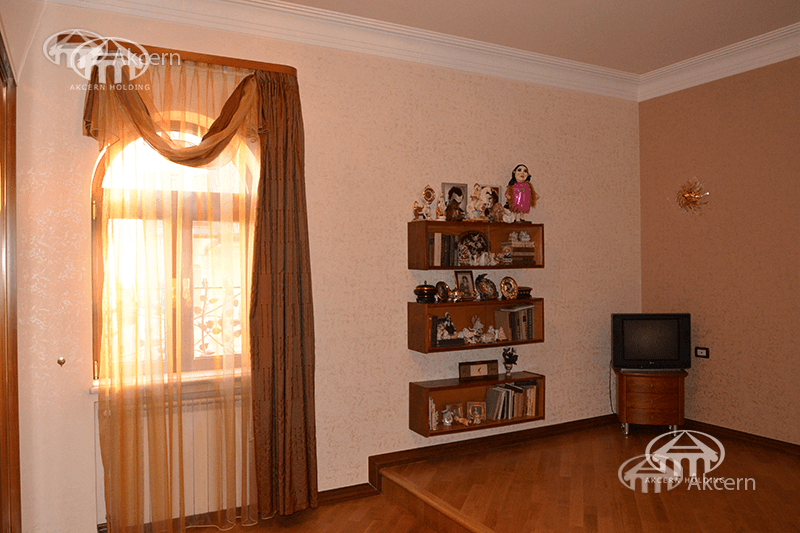 Mansion · 5 rooms · 379 m² · Arabkir