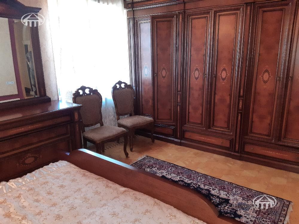House · 7 rooms · 774 m² · Kanaker-Zeytun