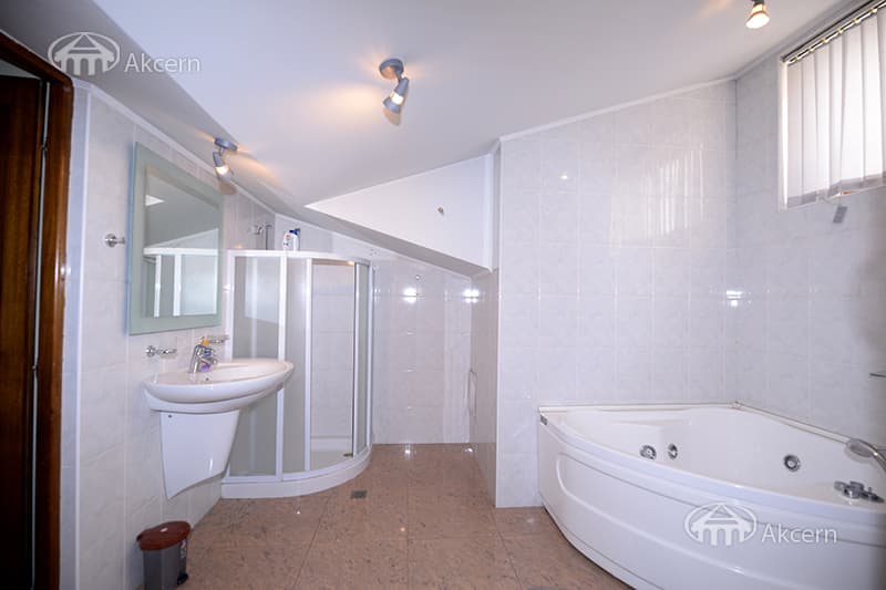 Mansion · 7 rooms · 650 m² · Kentron