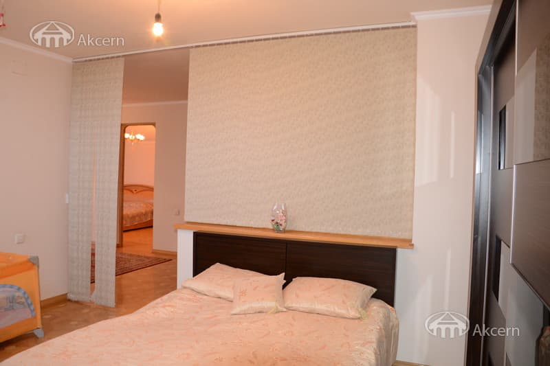 House · 6 rooms · 250 m² · Arabkir