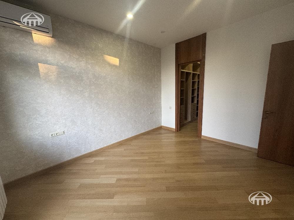 Townhouse · 4 rooms · 292 m² · Arabkir