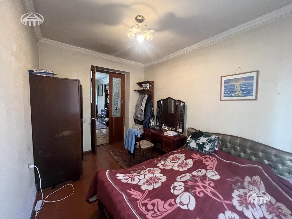 House · 9 rooms · 400 m² · Ajapnyak