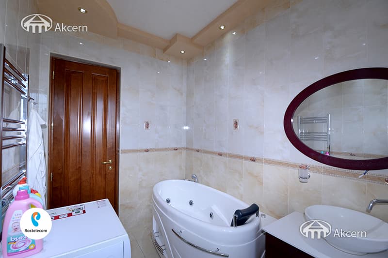 Mansion · 7 rooms · 729 m² · v. Arinj
