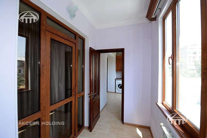 Квартира · 3 комн. · 100 м² · Кентрон