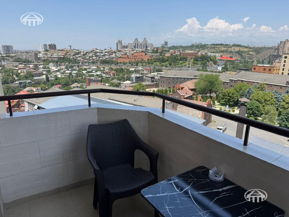 Apartment · 3 rooms · 87 m² · Kentron
