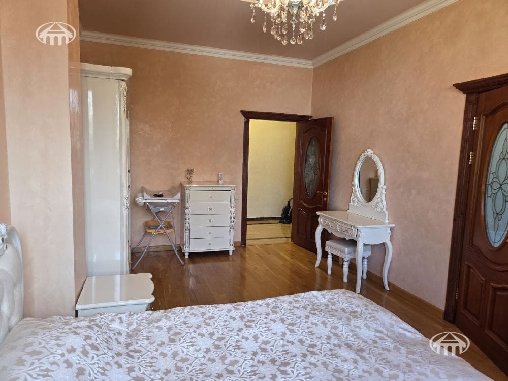 Office · 594 m² · Ajapnyak