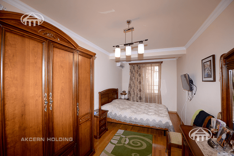 Apartment · 5 rooms · 210 m² · Kentron