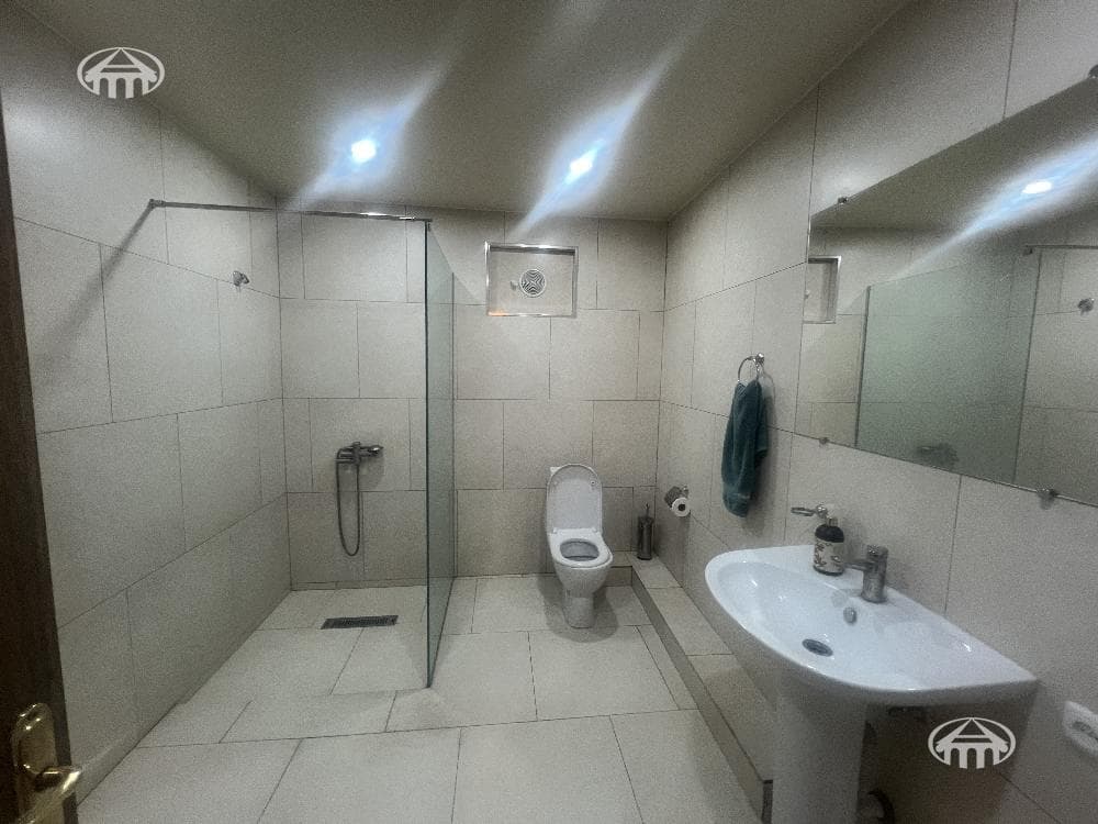 Hotel · 9 rooms · 1,200 m² · Djrvej