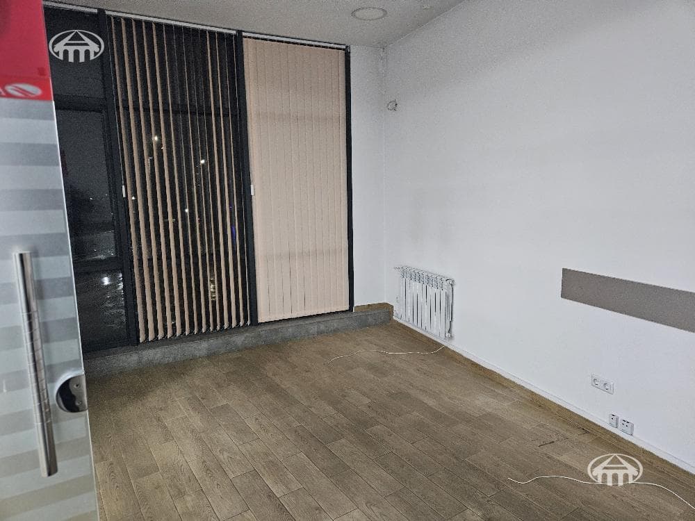 Retail · 210 m² · Nor Nork