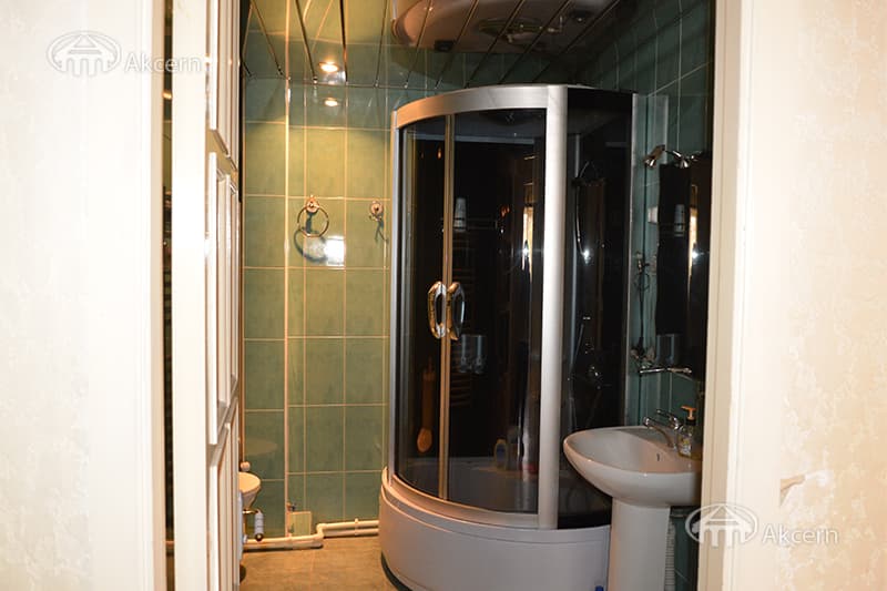 Квартира · 5 комн. · 200 м² · Кентрон
