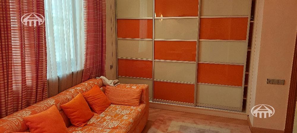 Квартира · 4 комн. · 135 м² · Кентрон